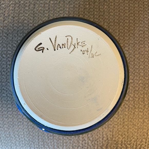 ❌SOLD❌Four (4) Beautiful Pieces of G. VanDyke Pottery - Picture 13 of 13